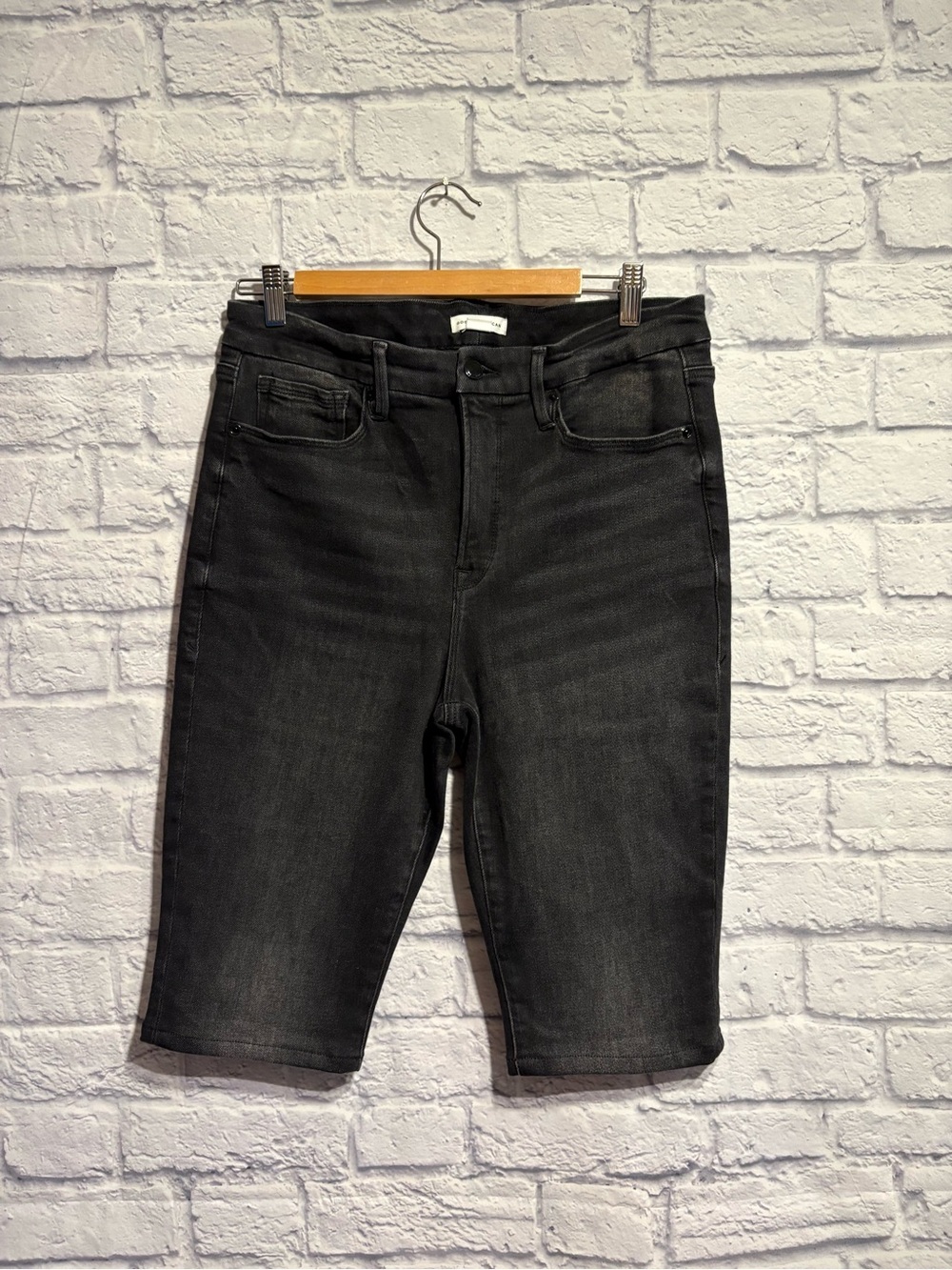 Good American Knee-Length Denim Shorts Size 30